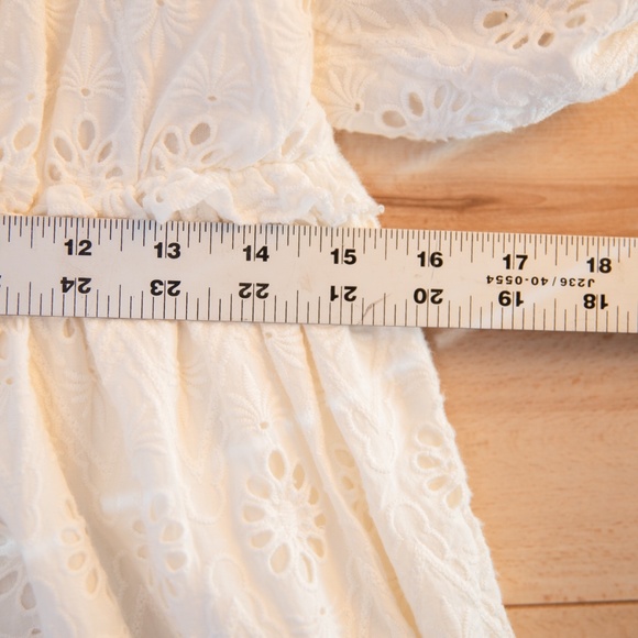 Pilcro Anthropologie Women’s Eyelet Puff Sleeve Romper Size M NWT - Picture 8 of 10